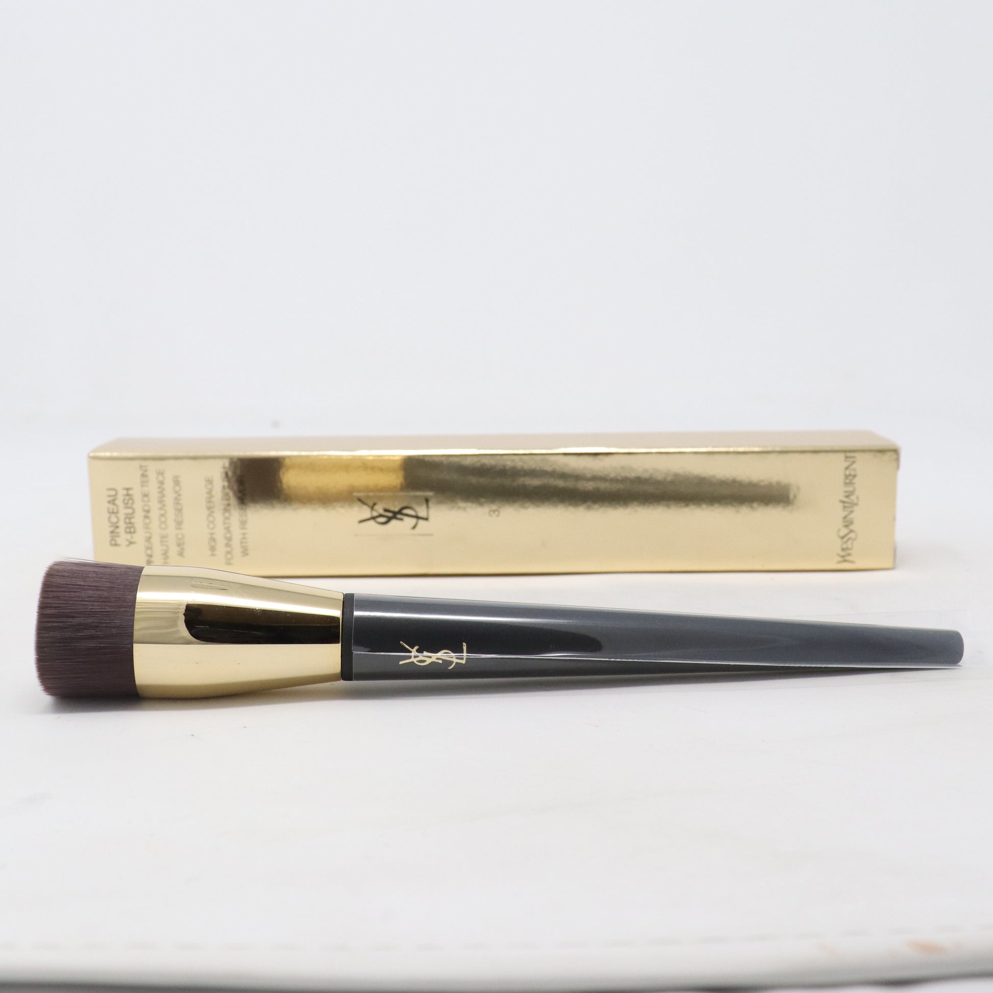 Pinceau Y-Brush High Coverage Foundation Brush